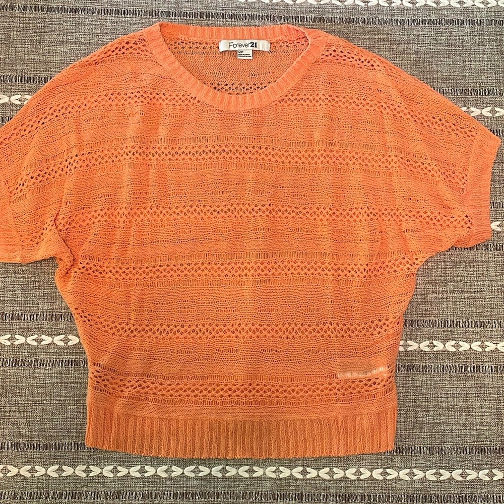 Forever 21 Small Short Sleeve Summer Knit Top.